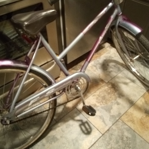 Bike - Picture 2 of 5